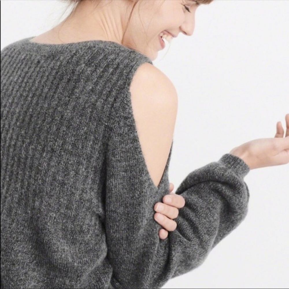 Abercrombie & Finch sweater - Picture 3 of 8